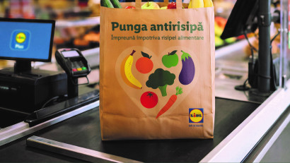 Un nou pas &icirc;n plus &icirc;n combaterea risipei alimentare: Lidl Rom&acirc;nia introduce Punga antirisipă și oferă o nouă șansă fructelor și legumelor cu mici imperfecțiuni cosmetice