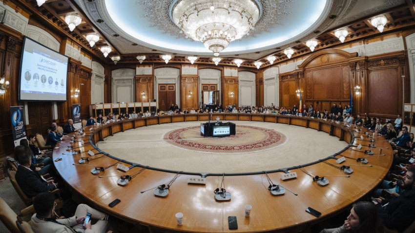 Peste 2.500 de specialiști în securitate cibernetică se reunesc la Palatul Parlamentului, la a 16-a ediție DefCamp