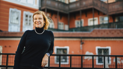 Elena Lotrean: Antiintelectualismul deghizat &icirc;n modernitate, discursul cu "nu mai are rost să &icirc;nvățăm nimic pentru că avem AI", este cea mai periculoasă concluzie pe care o putem trage