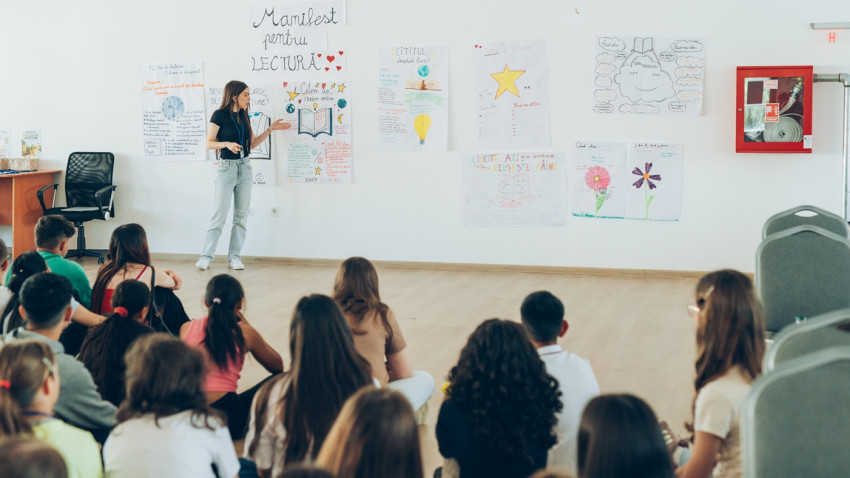 Rezultatele OCDE 2025 confirmă urgența națională în educație. Teach for Romania propune un prototip riguros de intervenție remedială pe literație