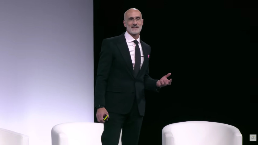 Arthur Brooks: Avem nevoie de întrebări la care să nu găsim răspunsul pe Google