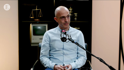 Yuval Noah Harari: AI-ul ar putea fi catalizatorul unei revoluții spirituale a umanității pur și simplu pentru că ne forțează să ne g&acirc;ndim serios la ce &icirc;nseamnă să fii om