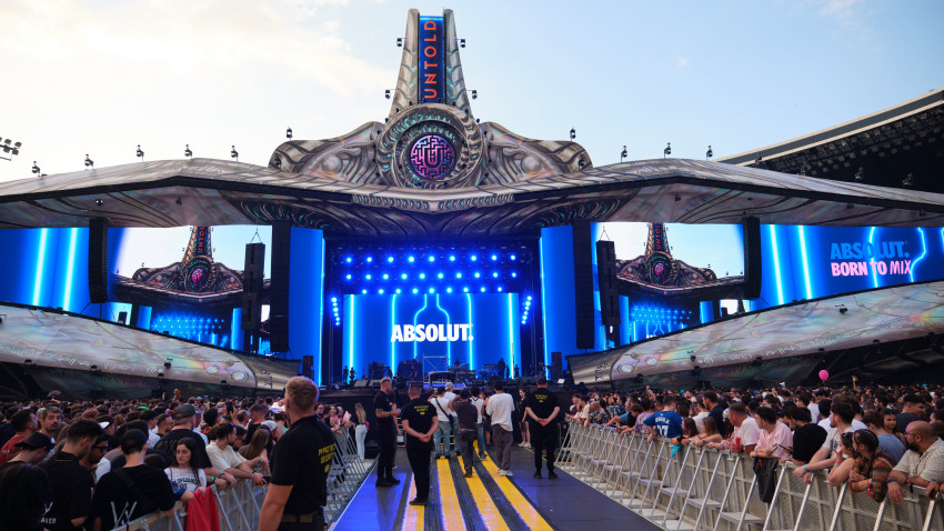 Born to (RE)Mix: Highlight Group și Pernod Ricard România au transpus universul Absolut la UNTOLD 2026