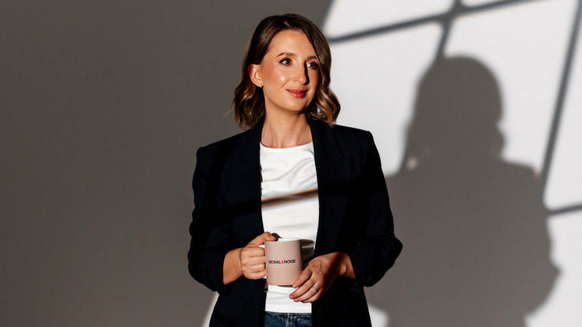 [România reală] Alina Băsu: Cât din ce credem că știm vine din cunoaștere și cât din senzația de a fi informat pe care ne-o dă un feed?