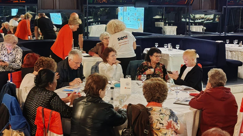 Asociația Comunitatea 50 Plus lansează „Digital 50+”, un program de alfabetizare digitală pentru seniorii din București