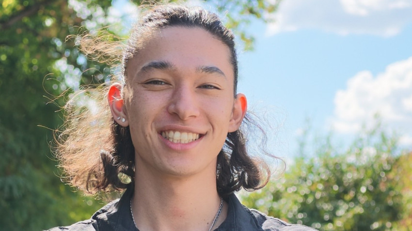 Kenji Miura: În România spui ce simți. Te superi, te împaci, te îmbrățișezi, „te pup”. În Japonia nici părinții și copiii nu se îmbrățișează des