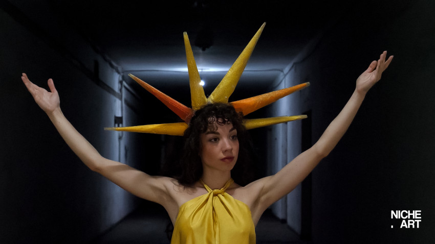 Începe OVERTONES: o serie de spectacole interdisciplinare, care va avea loc la Galeria Jecza din București