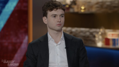 Către viitorul confortabil și lipsit de sens, trec&acirc;nd prin prezentul periculos