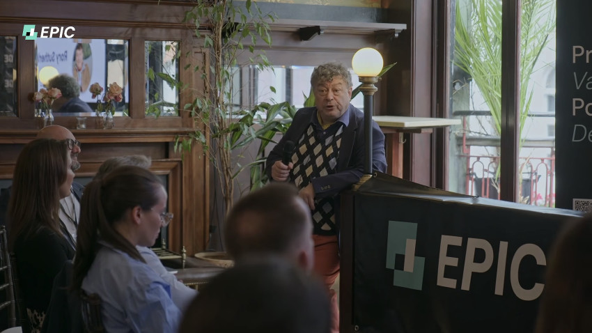 Rory Sutherland: Lecții de la albine, vulturi și portari