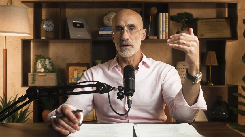 Arthur Brooks: Nu mai încerca să scapi de anxietate